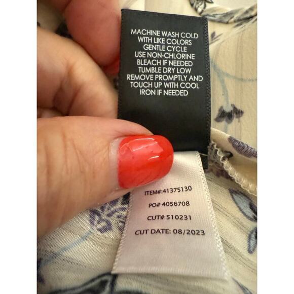 Torrid Size 2 - Picture 3 of 9